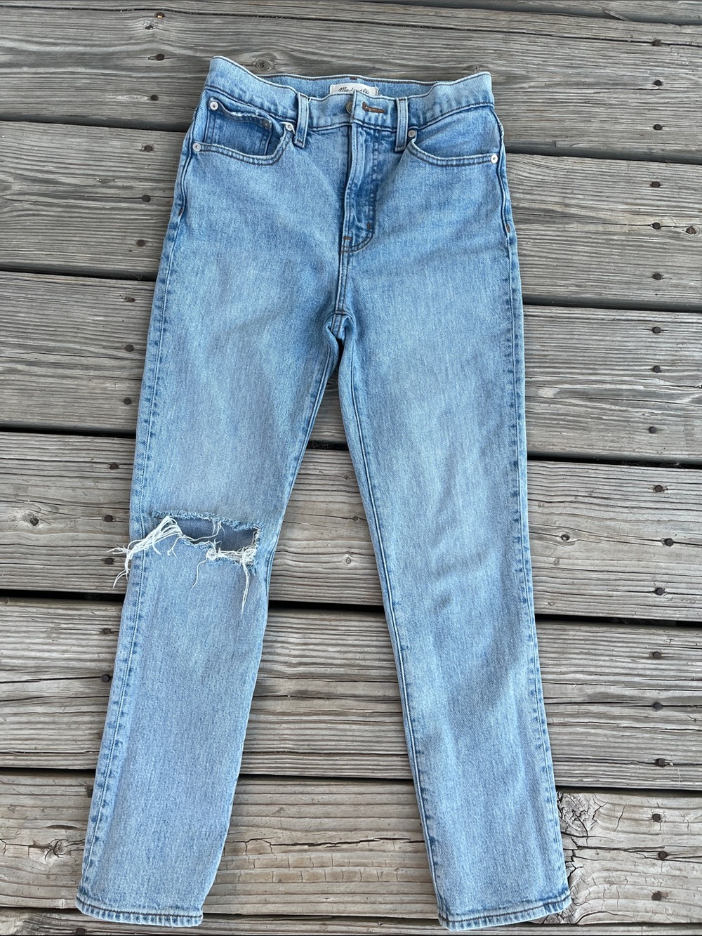 Madewell Light Blue Straight-Leg Jeans with Distressed Knee
